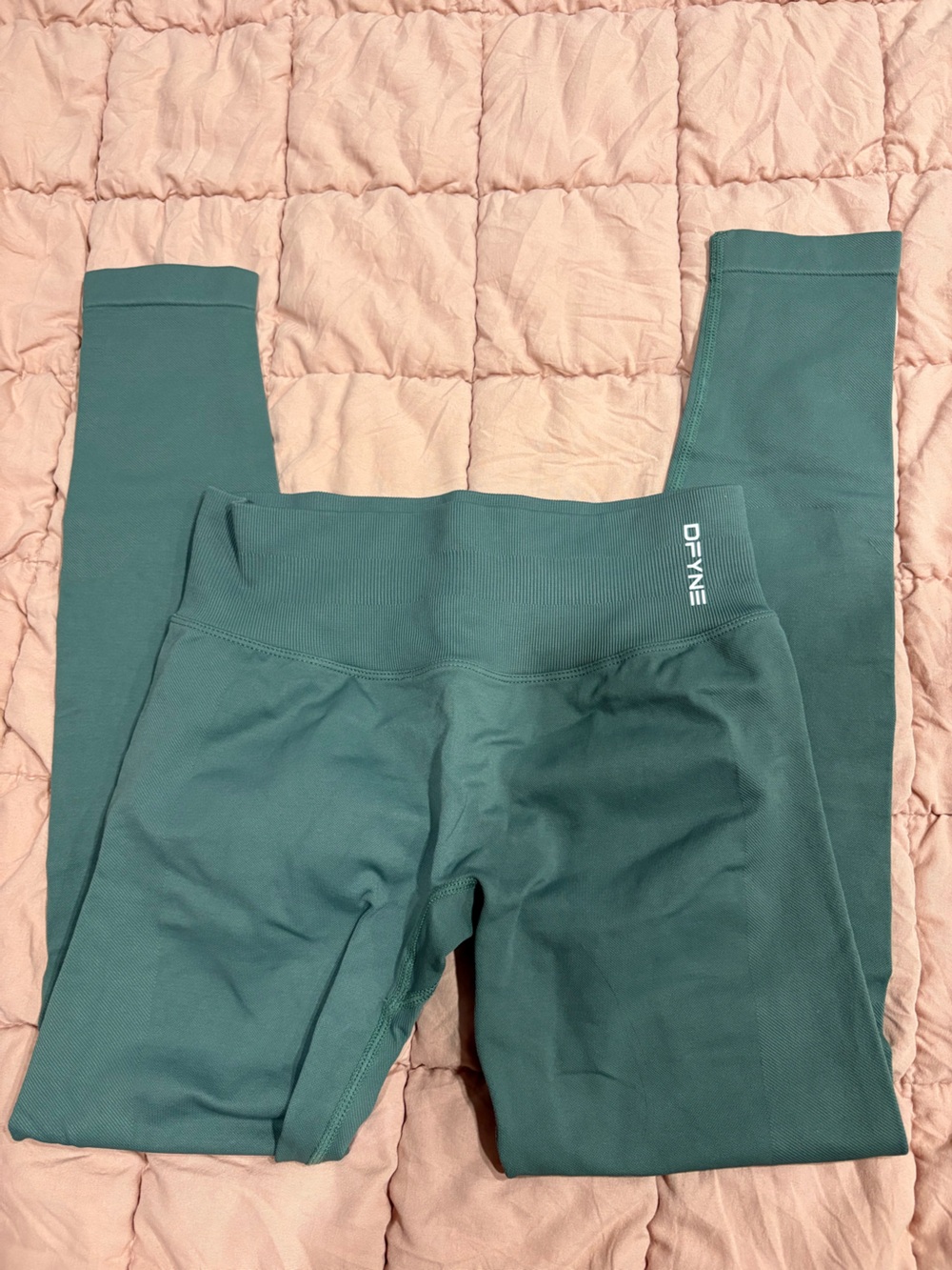 DFYNE Pistachio Impact Leggings